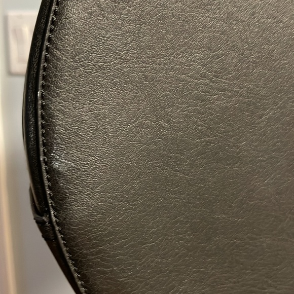 Matt & Nat Kiara Handbag, Vintage Collection back pack - Picture 12 of 14